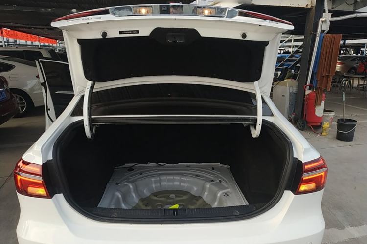 Used Roewe i6 2020 PLUS 1.6L CVT 4G Connected Glory Flagship Edition