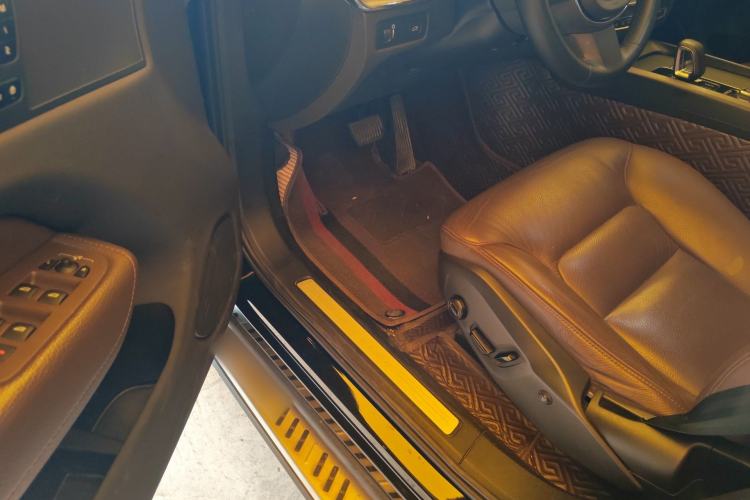 Used Volvo XC60 2022 B5 4x4 Zhiyi Luxury Edition Driver Seat