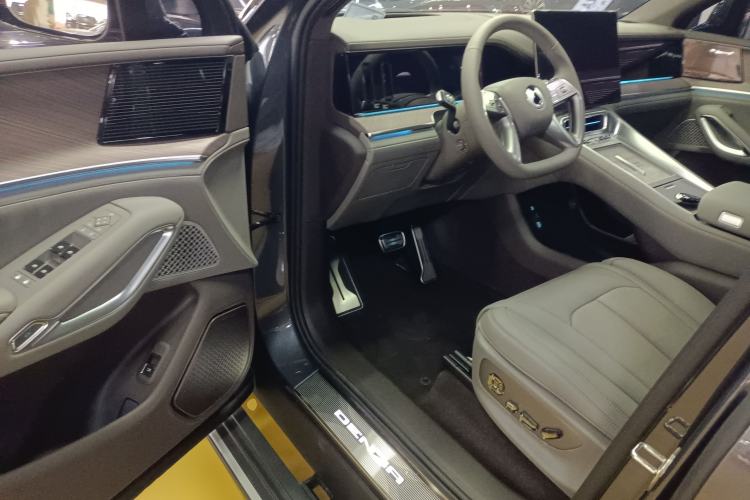 Used Denza N9 2026 Model Zunyue Model
