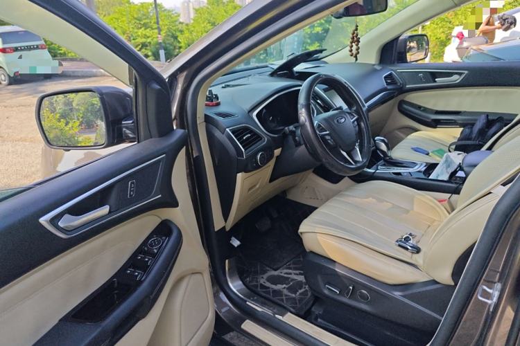 Used Ford Edge 2015 2.0T GTDi 4x4 High-Grade Model
