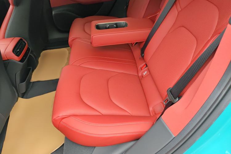 Used Xiaomi Auto SU7 2024 Rear-Drive Ultra-Long Range Advanced Pro-Level Intelligent Driving Version Left Rear Seat