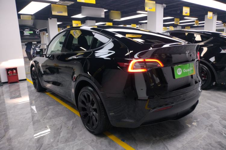 Used Tesla Model Y 2023 Long-Range All-Wheel-Drive Version