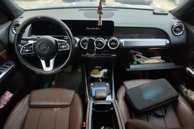 Used Mercedes-Benz GLB 2021 GLB 200 4MATIC Center Console