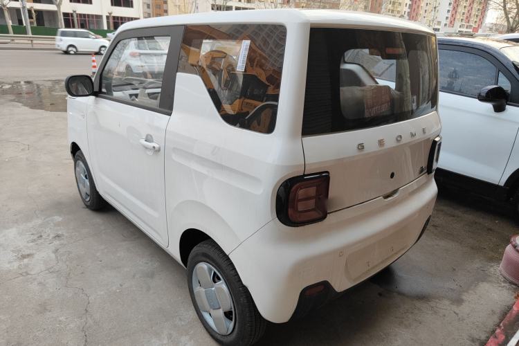 Used Geely Galaxy Panda 2024 Panda Mini 200km Endurance Bear
