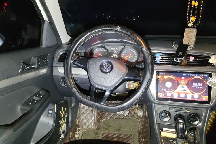 Used Volkswagen Lavida 2015 1.6L Automatic Comfort Edition Steering Wheel