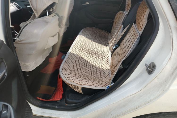 Used Ford Focus 2012 Sedan 1.6L Manual Fashion Edition
