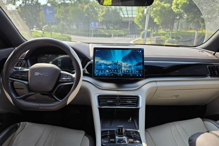 Used IM L7 2022 Pro Model Interior 10