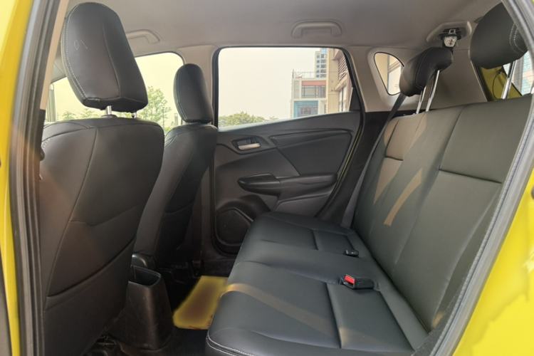 Used Honda Fit 2014 1.5L LX CVT Comfort Model Interior 4