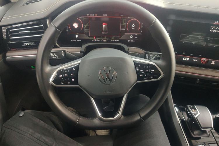 Used Volkswagen Touareg 2022 3.0 TSI Luxury Edition Black Diamond Sport Package
