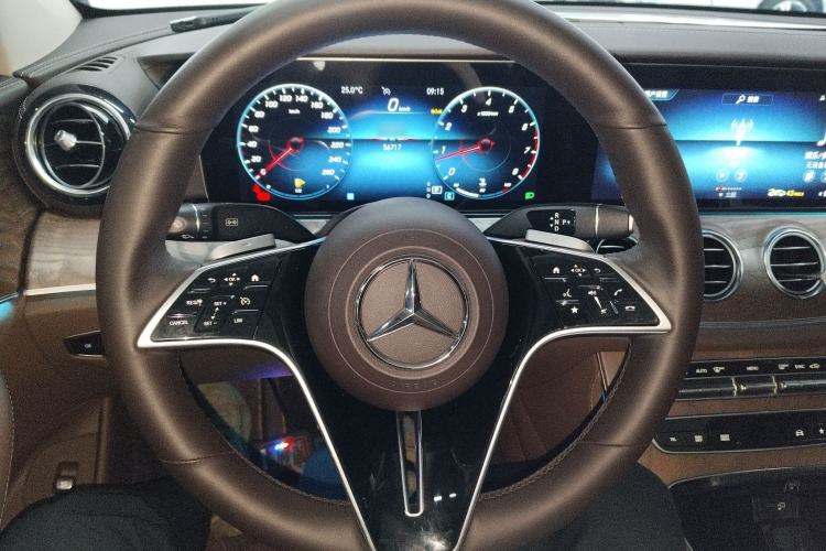 Used Mercedes-Benz E-Class 2023 Updated E 300 L Luxury Edition Steering Wheel