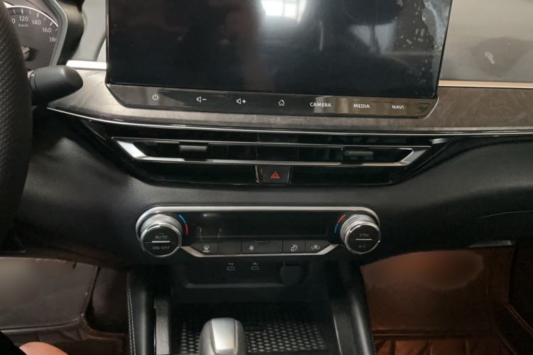 Used Nissan Teana 2022 2.0L XL-TLS Enjoyment Edition Audio And AC Panel