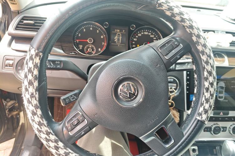 Used Volkswagen Magotan 2012 2.0 TSI Ultimate Edition Steering Wheel