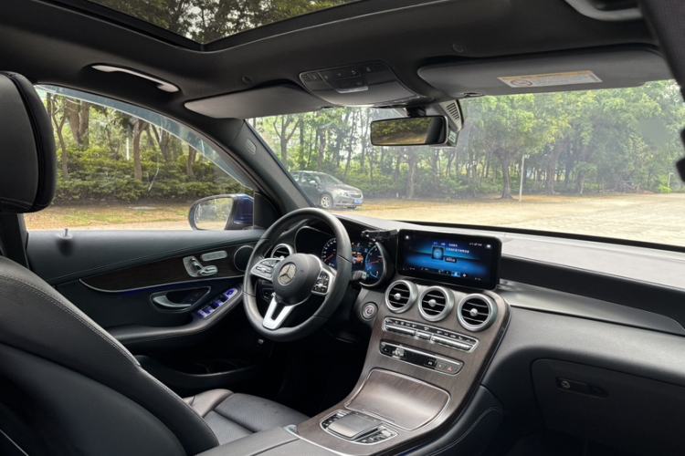 Used Mercedes-Benz GLC 2020 Facelifted GLC 260 L 4MATIC Dynamic Edition Interior 4