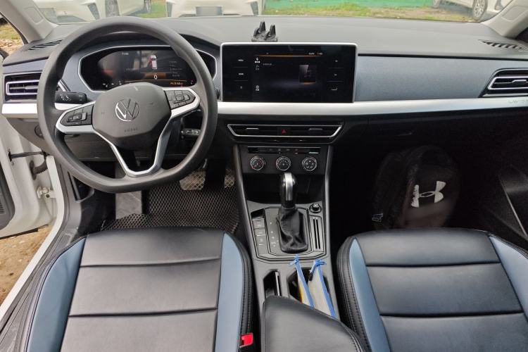 Used Volkswagen Lavida 2024 1.5L Automatic DeYi Edition Center Console