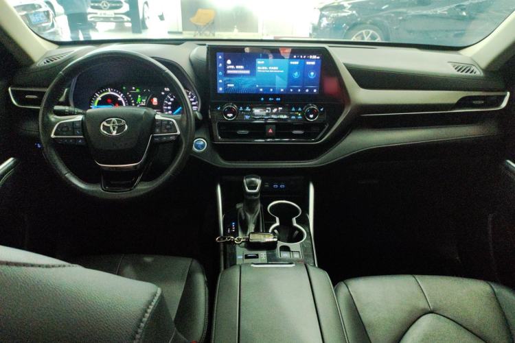 Used Toyota Highlander 2022 Dual-Engine 2.5L Four-Wheel Drive Prestige Version 7 Seats Center Console