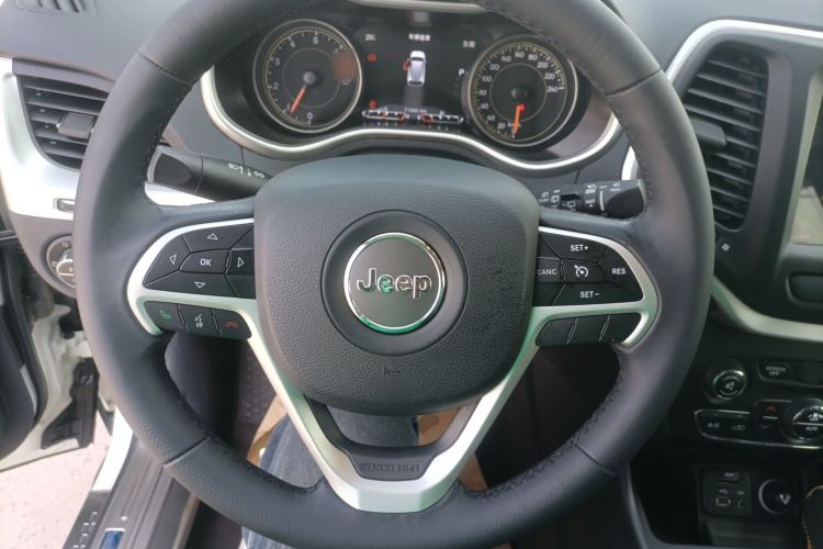 Used Jeep Cherokee 2016 2.4L Leading Smart Version Steering Wheel