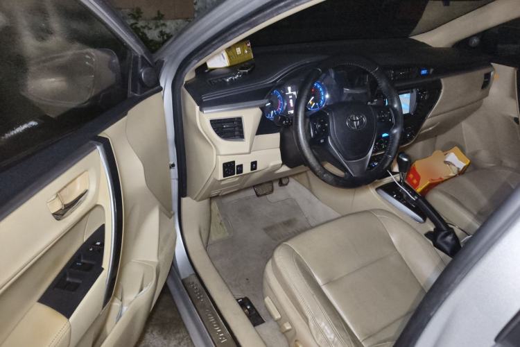 Used Toyota Corolla 2014 1.8L CVT Top-of-the-Line Version