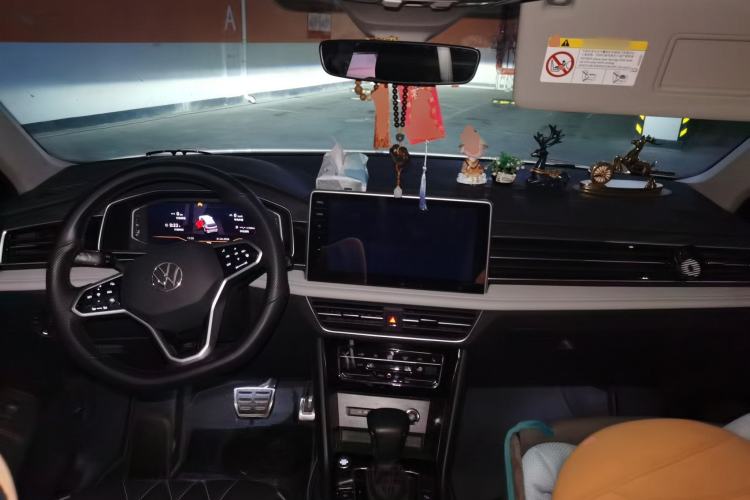 Used Volkswagen Tiguan L 2023 Restyled 330TSI Automatic Two-Wheel Drive R-Line Enhanced Comfort Version
