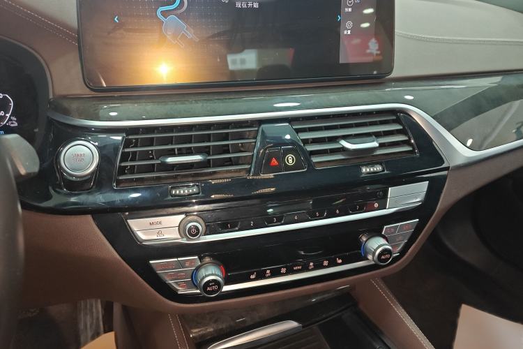 Used BMW 5 Series New Energy 2021 Restyled 535Le M Sport Package Audio And AC Panel