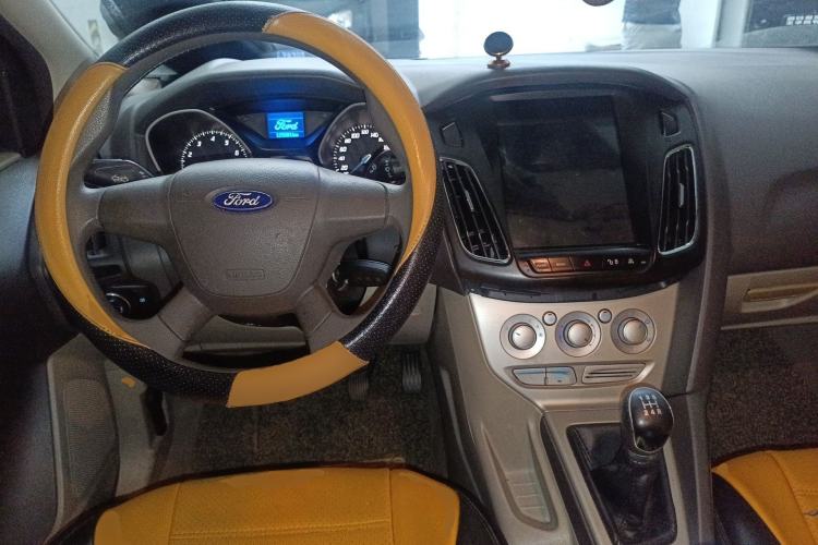 Used Ford Focus 2012 Sedan 1.6L Manual Comfort Model
