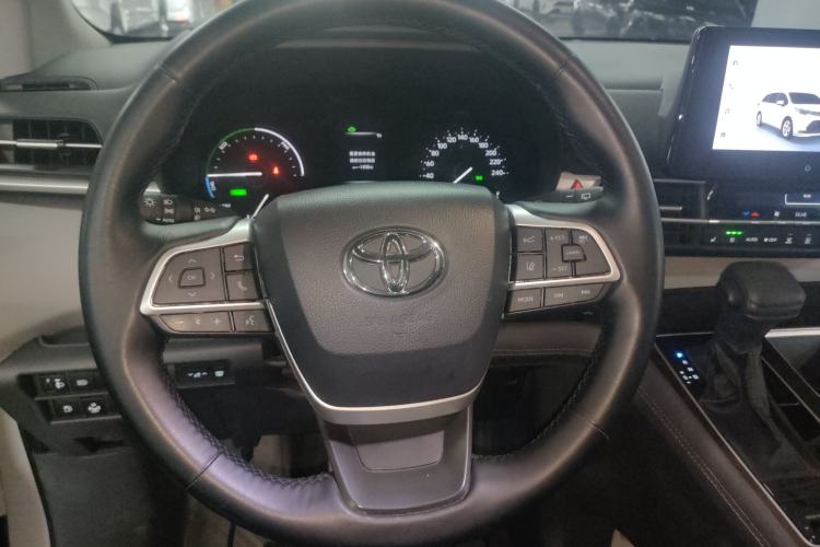 Used Toyota Sienna 2024 2.5L Hybrid Comfort Edition
