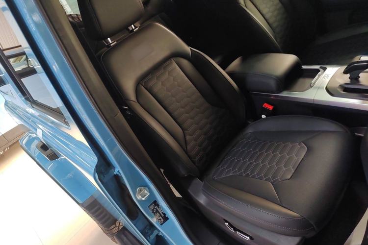 Used 212 T01 2025 2.0T Changfeng