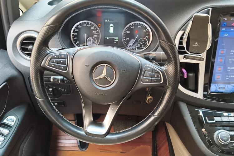 Used Mercedes-Benz Vito 2018 2.0T Business Version China VI Emission Standard Steering Wheel