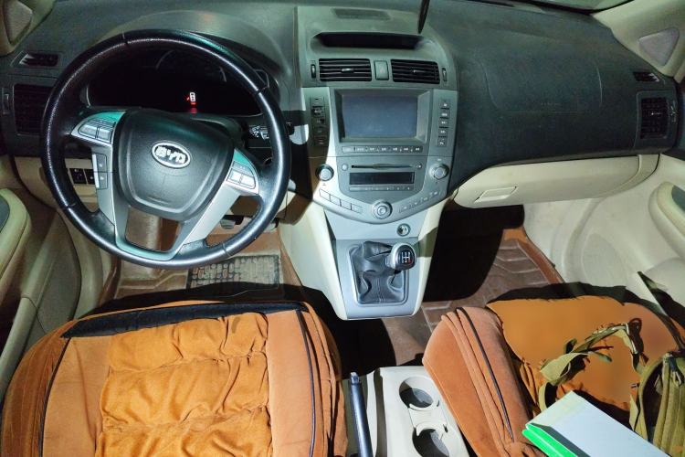 Used BYD S6 2011 2.0L Manual Luxury Version