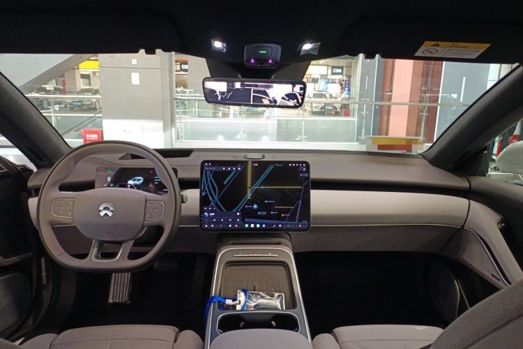 Used Nio ET5T 2025 75 kWh Touring Center Console