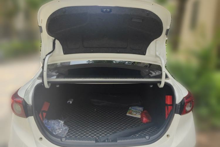 Used Mazda 3 Axela 2017 Sedan 1.5L Automatic Luxury Model China VI Standard