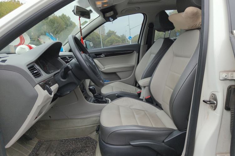 Used Volkswagen Gran Lavida 2013 1.6L Automatic Comfort Model Left Front Seat