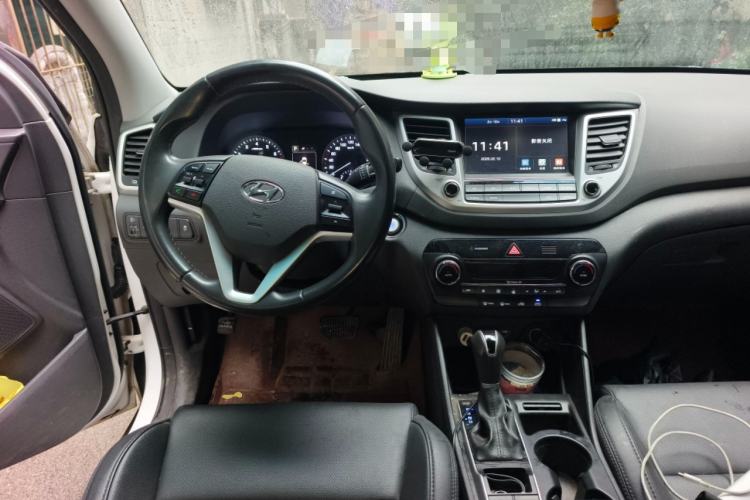 Used Hyundai Tucson 2015 1.6T Dual-Clutch Two-Wheel-Drive Smart Model Steering Wheel