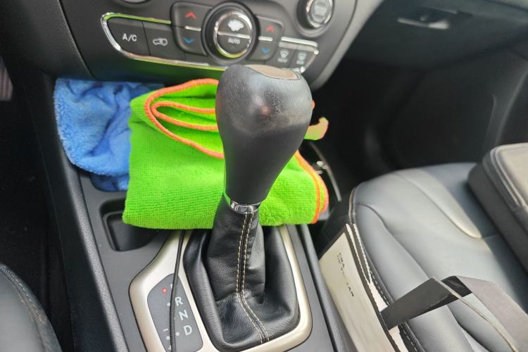 Used Jeep Cherokee 2016 2.0L Superior Edition