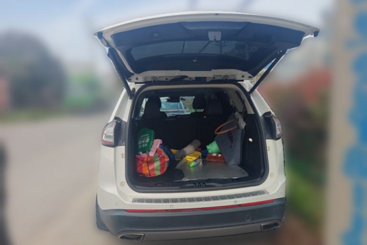 Used Ford Edge 2016 EcoBoost 245 Two-Wheel-Drive Titanium 7-Seater Trunk