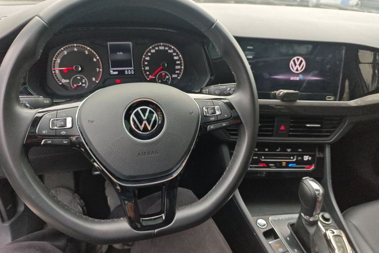 Used Volkswagen Bora 2021 280TSI DSG Elite Smart Connectivity Version Center Console