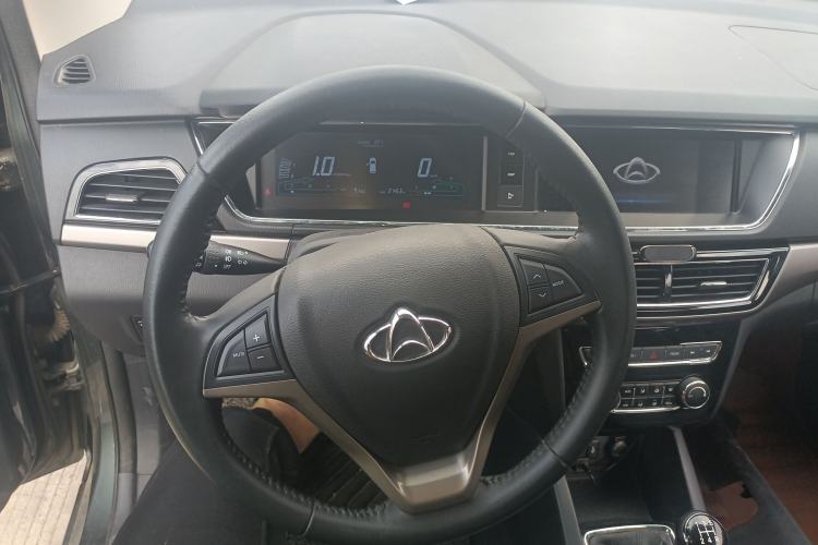 Used CHANGAN KAICHENG Oushang A600 2016 1.5L Manual Luxury 7-Seater Steering Wheel