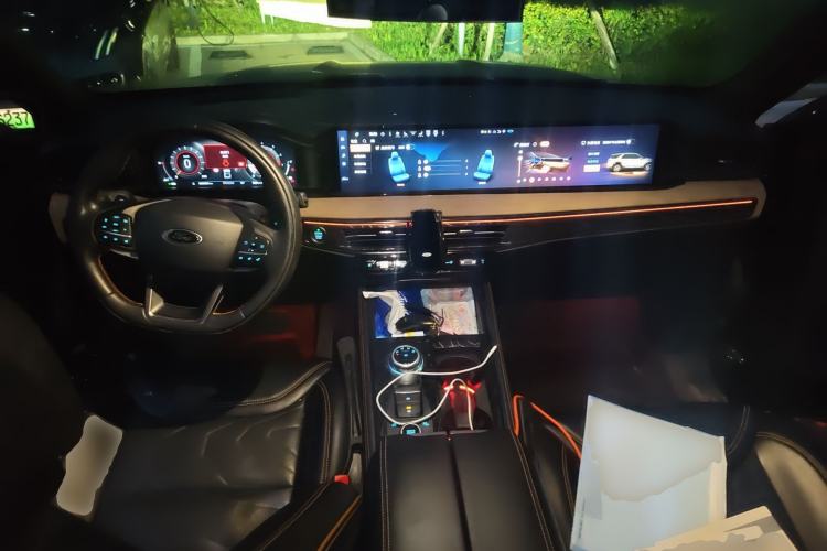 Used Ford Explorer 2023 EcoBoost 285 Kunlun Peak Edition 6-Seater Center Console