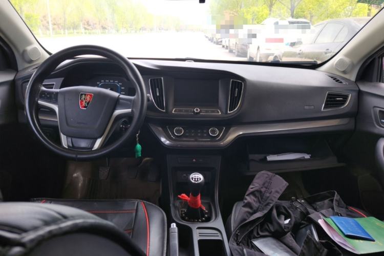 Used Roewe 360 2016 1.5L Manual Smart Screen Version Center Console