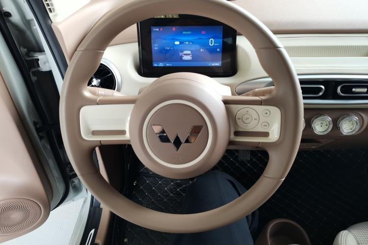 Used Wuling Hongguang MINIEV 2025 Four-Door Version Advanced Edition Steering Wheel