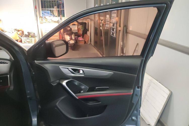 Used CHANGAN CS55 2018 1.5T Automatic Colorful Edition China V Standard
