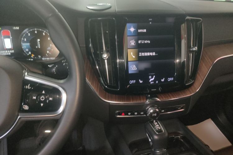 Used Volvo XC60 2021 T5 4x4 Smart Luxury Edition