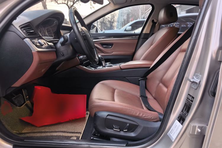 Used BMW 5 Series 2014 520Li Elegant Model
