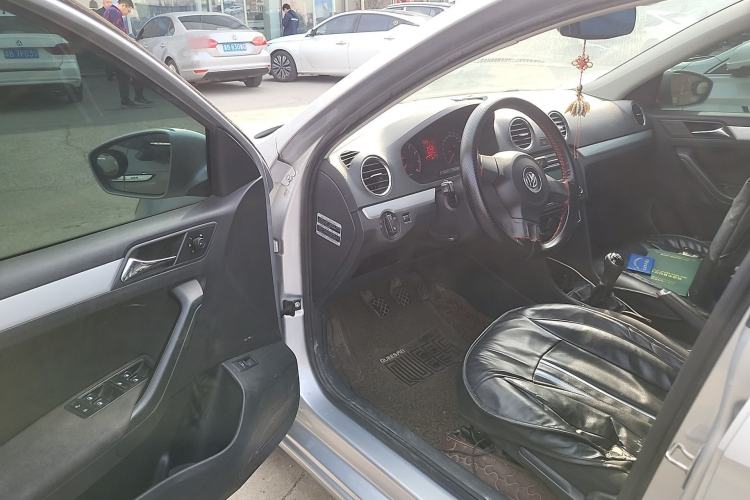 Used Volkswagen Jetta 2015 1.6L Manual Comfort Model Driver Seat