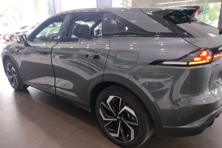 Used Deepal S07 2025 215Max Deep Blue Intelligent Driving AD PRO Range-Extended Version
