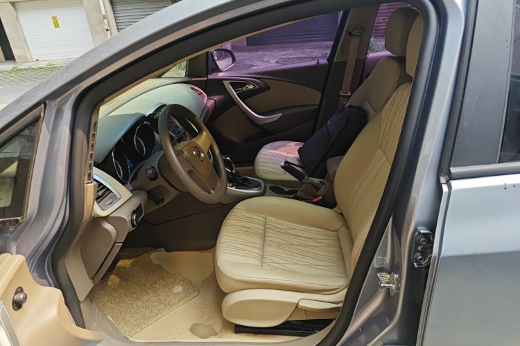 Used Buick GT 2012 GT 1.6L Automatic Comfort Edition Left Front Seat