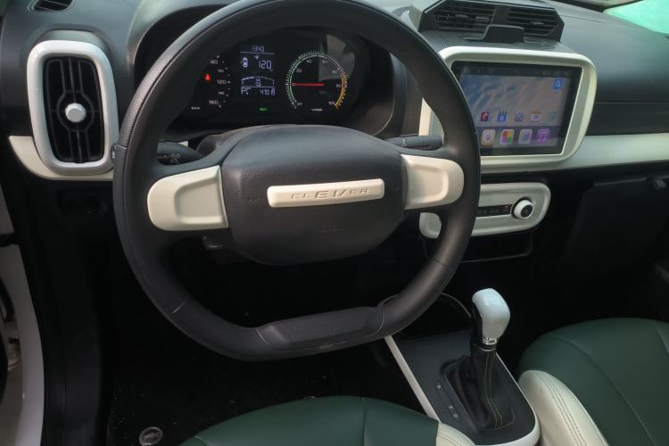 Used Roewe Clever 2021 302 km New Four-Seater Super-Efficient Version
