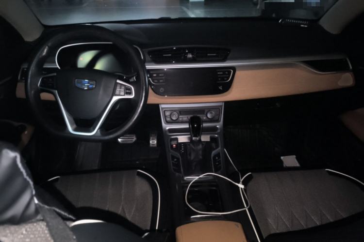 Used Geely Auto Vision S1 2018 1.4T CVT FENGXING Model Center Console