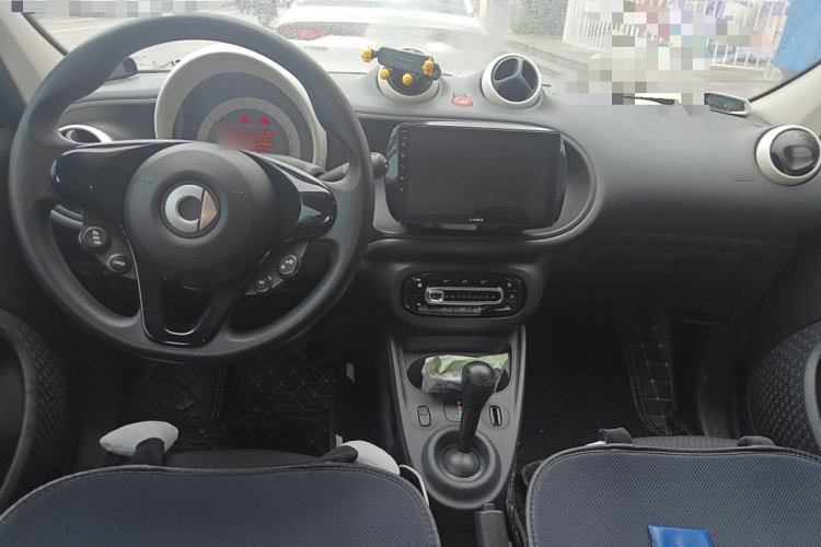 Used smart forfour 2018 1.0L 52 kW Dynamic Edition