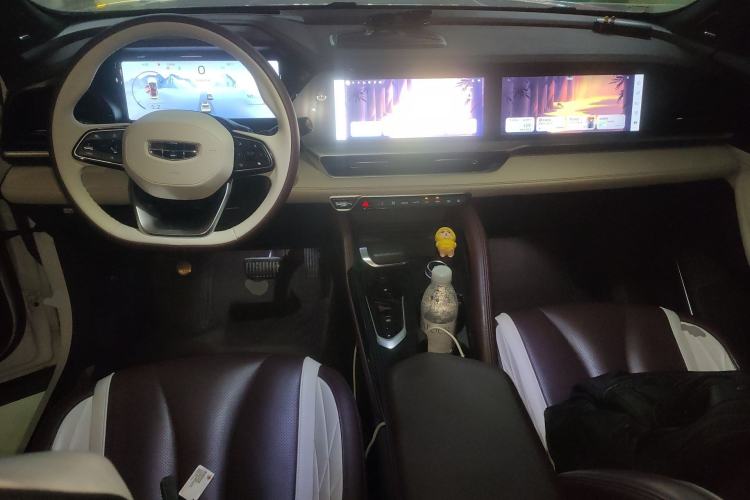 Used Geely Auto Monjaro L 2021 2.0TD DCT EVO Two-Wheel-Drive Flagship Version Center Console