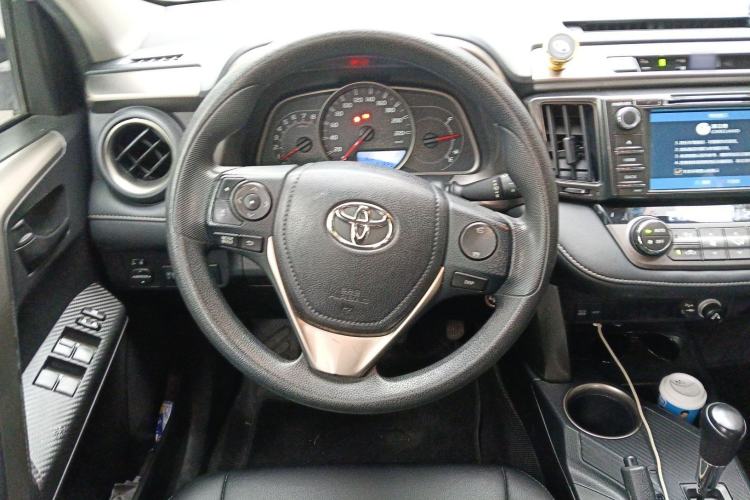Used Toyota RAV4 2015 2.0L CVT Two-Wheel Drive Fashion Edition